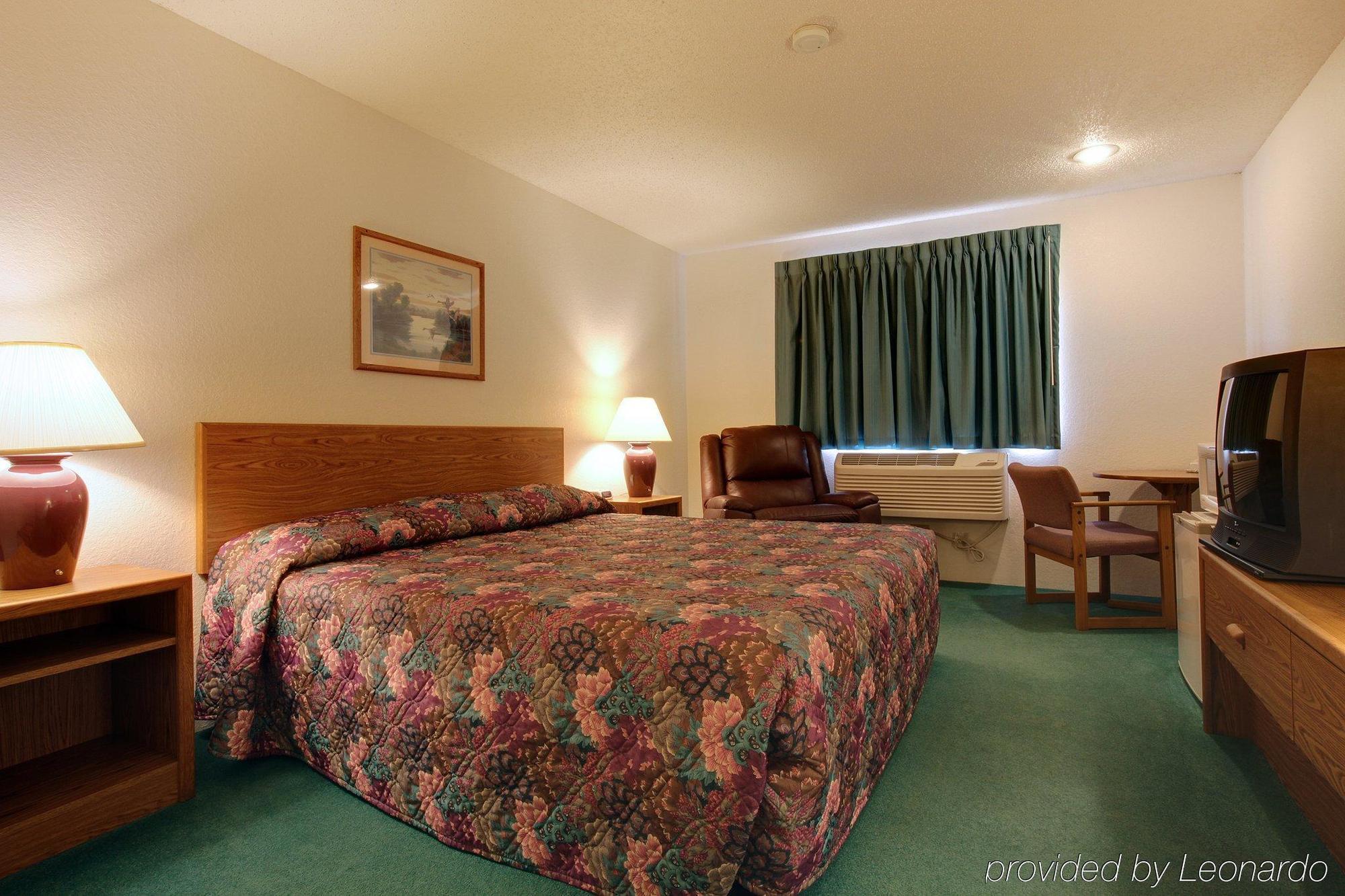 Americas Best Value Inn & Suites Cassville Roaring River Quarto foto
